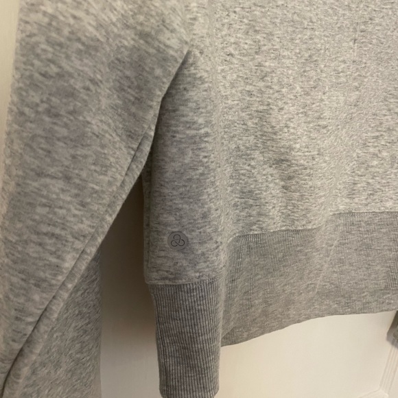 Zella Gray crewneck sweatshirt - Picture 5 of 5